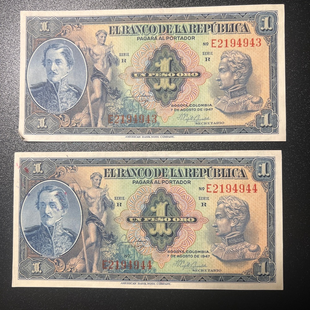 Set of 2 Consecutive Colombian 1 Peso Oro Banknotes 1947 Crisp AU